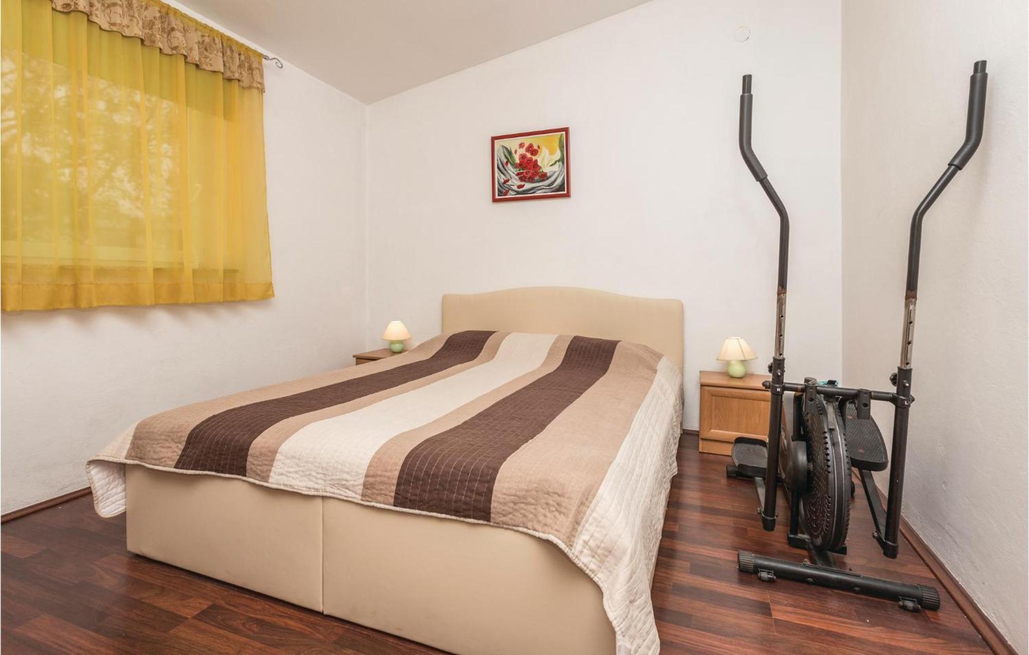 3 Bedroom Gorgeous Apartment In Marcana Exterior photo