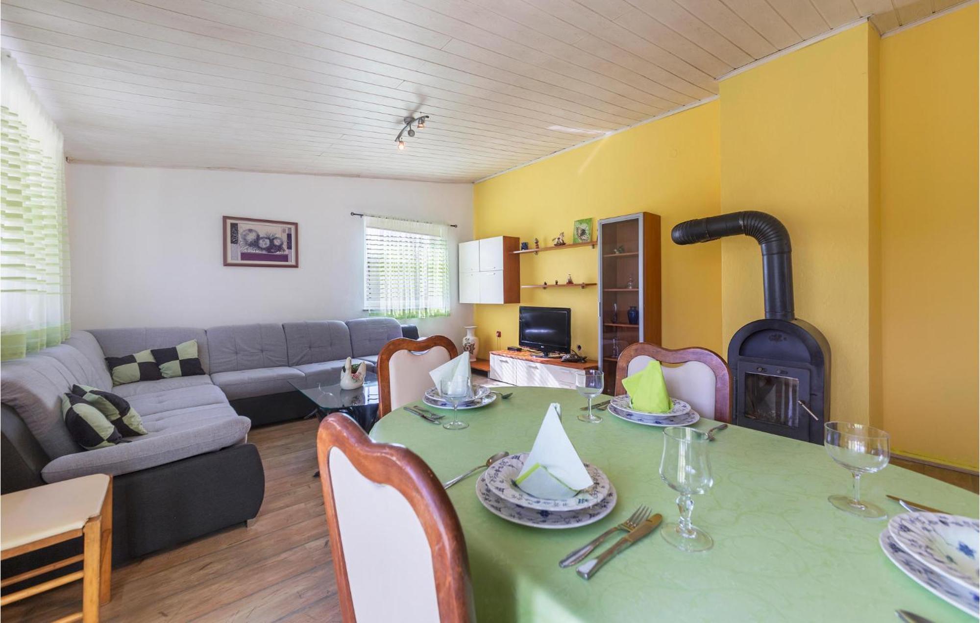 3 Bedroom Gorgeous Apartment In Marcana Exterior photo