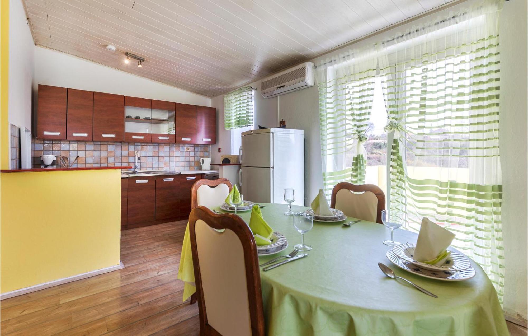 3 Bedroom Gorgeous Apartment In Marcana Exterior photo