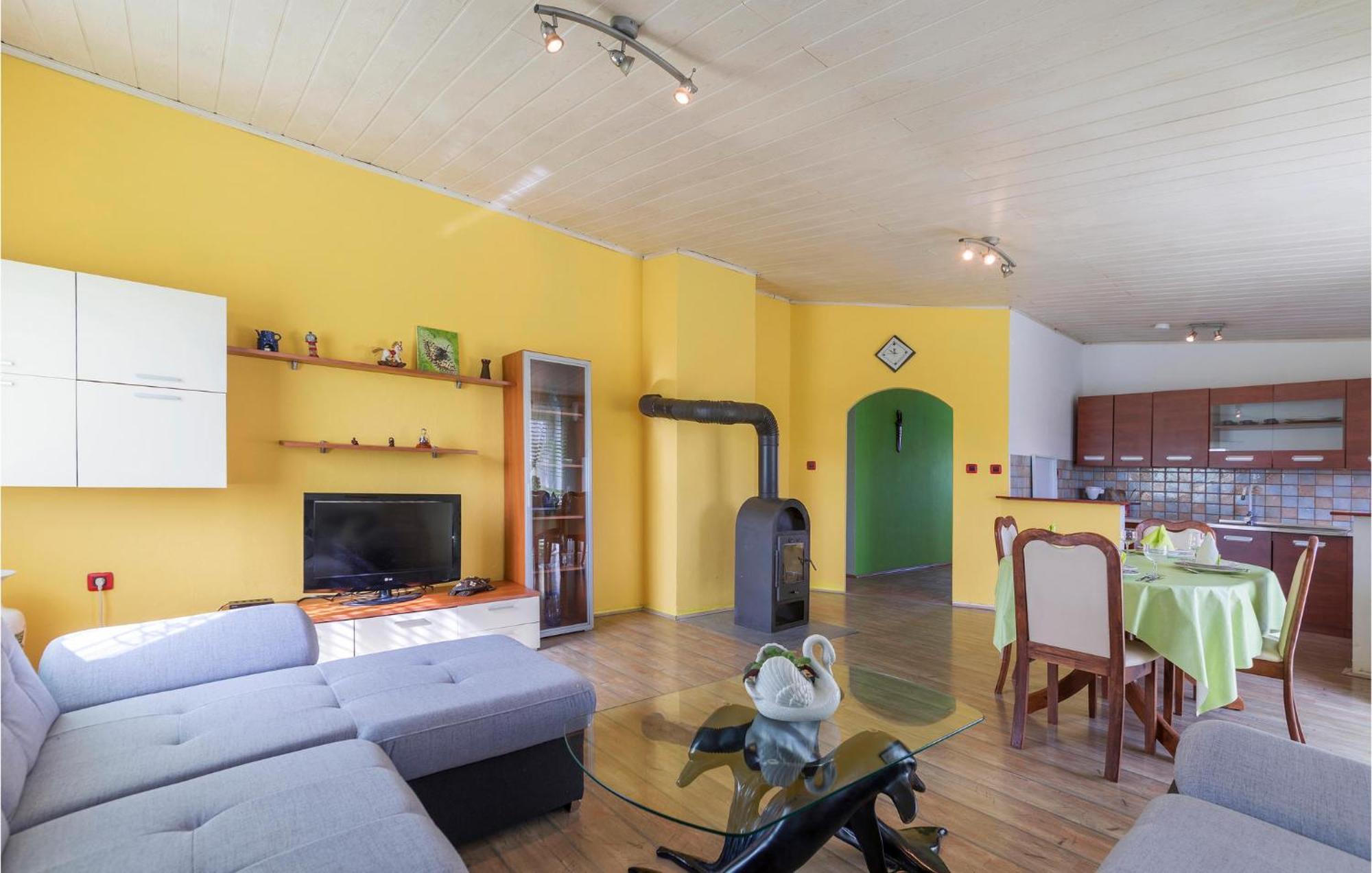 3 Bedroom Gorgeous Apartment In Marcana Exterior photo